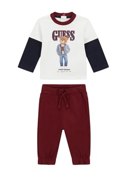 Guess Komplet t-shirt i spodenki I6RG08 K8HM4 Bordowy Regular Fit ze sklepu MODIVO w kategorii Komplety niemowlęce - zdjęcie 188083449