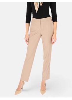 Klasyczne i eleganckie beżowe spodnie garniturowe L’AF Uma ze sklepu Eye For Fashion w kategorii Spodnie damskie - zdjęcie 188084365