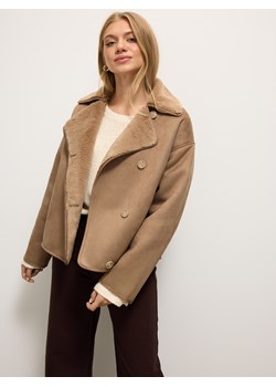 Mohito - Kożuch oversize z futerkiem - beżowy ze sklepu Mohito w kategorii Kożuchy - zdjęcie 188089467