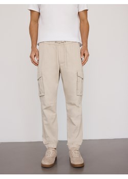 Reserved - Spodnie cargo jogger - beżowy ze sklepu Reserved w kategorii Spodnie męskie - zdjęcie 188090849