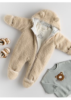 Reserved - Dzianinowy kombinezon z kapturem - beżowy ze sklepu Reserved w kategorii Kombinezony i kurtki - zdjęcie 188093176