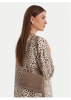 Torebka Calvin Klein Ck Flap Camera Bag LV04F3421G Beżowy ze sklepu eobuwie.pl w kategorii Listonoszki - zdjęcie 188098465