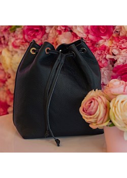 czarna torebka skórzana worek na ramię Nela ze sklepu Słoń Torbalski w kategorii Torebki worki - zdjęcie 188099705