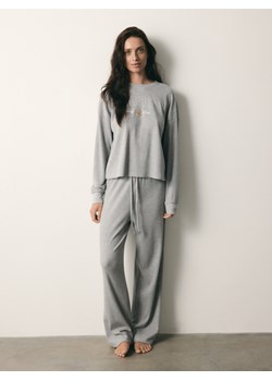 Reserved - Piżama dwuczęściowa z haftem - jasnoszary ze sklepu Reserved w kategorii Piżamy damskie - zdjęcie 188099748