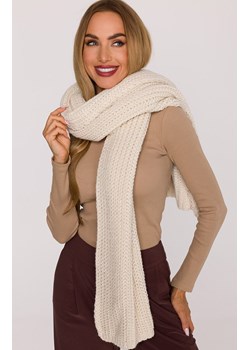 Zimowy szal damski ecru M896, Kolor ecru, Rozmiar uniwersalny, MOE ze sklepu Primodo w kategorii Szaliki i chusty damskie - zdjęcie 188101858