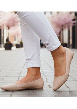 Beżowe baleriny damskie lakierowane /E7-2 13075 T194/ ze sklepu Pantofelek24.pl w kategorii Balerinki - zdjęcie 188102155