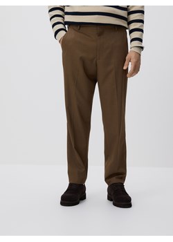 Reserved - Spodnie chino regular fit - brązowy ze sklepu Reserved w kategorii Spodnie męskie - zdjęcie 188104079