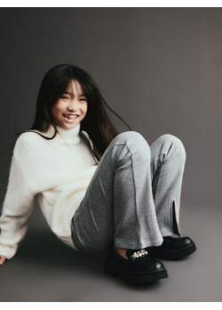 Reserved - Spodnie flare z rozcięciami - jasnoszary ze sklepu Reserved w kategorii Spodnie dziewczęce - zdjęcie 188105125