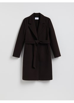 Reserved - Płaszcz z wiązanym paskiem - ciemnobrązowy ze sklepu Reserved w kategorii Płaszcze damskie - zdjęcie 188105205