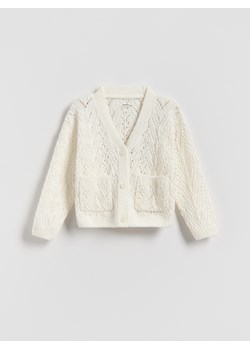 Reserved - Ażurowy kardigan - złamana biel ze sklepu Reserved w kategorii Swetry dziewczęce - zdjęcie 188105265