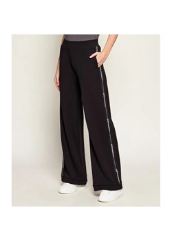 EA7 Spodnie dresowe | Relaxed fit ze sklepu Gomez Fashion Store w kategorii Spodnie damskie - zdjęcie 188108816