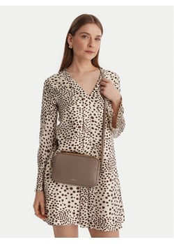 Calvin Klein Torebka Foil Logo Elongated Camera Bag LV04F3276G Beżowy ze sklepu MODIVO w kategorii Listonoszki - zdjęcie 188110136