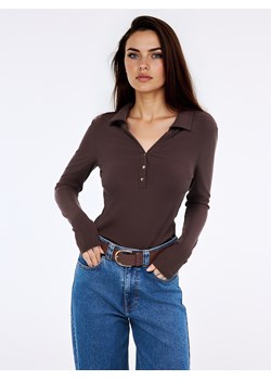 Mohito - Brązowy longsleeve z lyocellem - brązowy ze sklepu Mohito w kategorii Bluzki damskie - zdjęcie 188110587