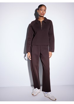 Mohito - Brązowa bluza z kołnierzykiem - ciemnobrązowy ze sklepu Mohito w kategorii Bluzy damskie - zdjęcie 188110615