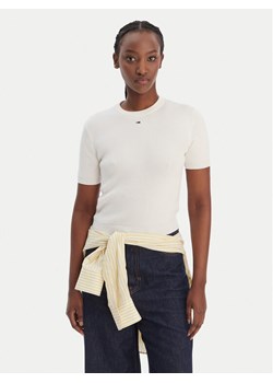 Tommy Jeans Sweter Essential DW0DW19336 Écru Regular Fit ze sklepu MODIVO w kategorii Swetry damskie - zdjęcie 188112247