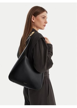 Calvin Klein Torebka Hardware Adj Strap Medium Bag LV04F3402G Czarny ze sklepu MODIVO w kategorii Torebki damskie - zdjęcie 188112275