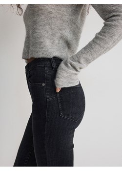 Reserved - Jeansy typu sculpt - czarny ze sklepu Reserved w kategorii Jeansy damskie - zdjęcie 188113108