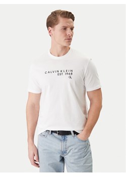 Calvin Klein Jeans T-Shirt LV04RF800G Biały Classic Fit ze sklepu MODIVO w kategorii T-shirty męskie - zdjęcie 188118589