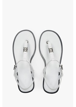 Estro: Białe skórzane sandały damskie typu japonki na płaskiej podeszwie ze sklepu Estro w kategorii Sandały damskie - zdjęcie 188120138