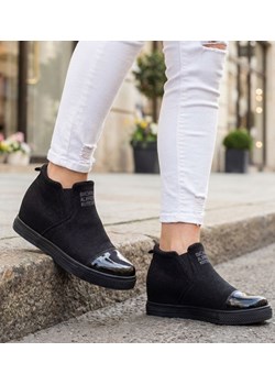 Wsuwane czarne dziewczęce sneakersy /C2-2 12560 t293/ ze sklepu Pantofelek24.pl w kategorii Trampki dziecięce - zdjęcie 188126528