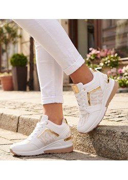 Białe trampki sneakersy na niskim koturnie /B5-3 12467 T630/ ze sklepu Pantofelek24.pl w kategorii Buty sportowe damskie - zdjęcie 188126569