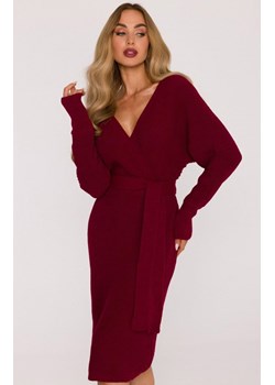 Sukienka swetrowa z dekoltem kopertowym i paskiem bordowa M810, Kolor bordowy, Rozmiar uniwersalny, MOE ze sklepu Intymna w kategorii Sukienki - zdjęcie 188128016