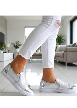 Wsuwane srebrne trampki slip on /C3-2 12508 T2/ ze sklepu Pantofelek24.pl w kategorii Trampki damskie - zdjęcie 188132977
