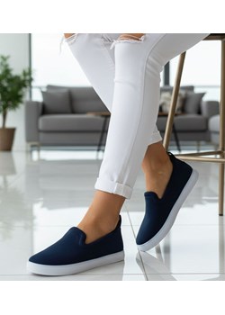 Wsuwane granatowe damskie trampki slip on /G3-2 8086 S196/ ze sklepu Pantofelek24.pl w kategorii Trampki damskie - zdjęcie 188133005