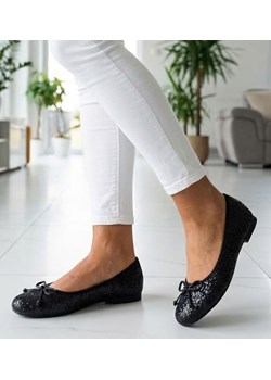 Baleriny damskie czarne klasyczne błyszczące /A1-2 17869 G8-6 +h2/ ze sklepu Pantofelek24.pl w kategorii Balerinki - zdjęcie 188133027