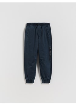 Reserved - Bawełniane spodnie jogger - granatowy ze sklepu Reserved w kategorii Spodnie chłopięce - zdjęcie 188134026