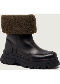 BOSS BLACK Skórzane śniegowce Foster | shearling ze sklepu Gomez Fashion Store w kategorii Śniegowce damskie - zdjęcie 188135639