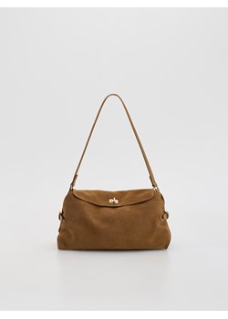 Reserved - Zamszowa torebka na ramię - brązowy ze sklepu Reserved w kategorii Torebki damskie - zdjęcie 188138975