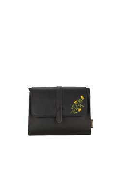 czarna torebka damska skórzana z haftem  na ramię  Haftka ze sklepu Słoń Torbalski w kategorii Listonoszki - zdjęcie 188140538