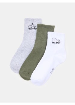 Sinsay - Prążkowane skarpetki 3 pack - wielobarwny ze sklepu Sinsay w kategorii Skarpetki dziecięce - zdjęcie 188140915