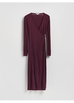 Reserved - Prążkowana sukienka z wiązaniem - mahoniowy ze sklepu Reserved w kategorii Sukienki - zdjęcie 188141665