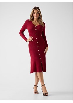 Guess Sukienka dzianinowa W6RK02 Z3700 Czerwony Regular Fit ze sklepu MODIVO w kategorii Sukienki - zdjęcie 188144227