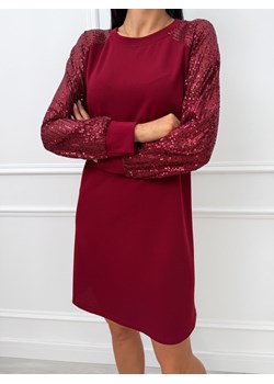 Bordowa Prosta Sukienka z Cekinowymi Rękawami ze sklepu ModnaKiecka.pl w kategorii Sukienki - zdjęcie 188144738