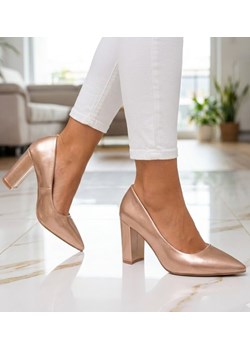 Szampańskie czółenka na słupku /C5-3 11810 T592/ ze sklepu Pantofelek24.pl w kategorii Czółenka - zdjęcie 188145165