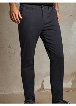 Sinsay - Spodnie chino slim - szary ze sklepu Sinsay w kategorii Spodnie męskie - zdjęcie 188145278