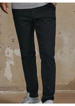 Sinsay - Spodnie chino slim - czarny ze sklepu Sinsay w kategorii Spodnie męskie - zdjęcie 188145279