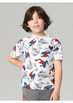 Sinsay - Bawełniana koszulka z nadrukiem Spiderman - biały ze sklepu Sinsay w kategorii T-shirty chłopięce - zdjęcie 188151247
