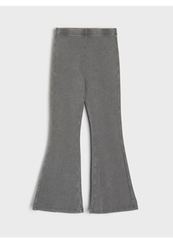 Sinsay - Legginsy flare z efektem sprania - szary ze sklepu Sinsay w kategorii Spodnie dziewczęce - zdjęcie 188151368