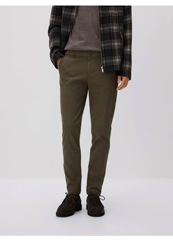 Reserved - Spodnie chino slim fit - brązowy ze sklepu Reserved w kategorii Spodnie męskie - zdjęcie 188152807