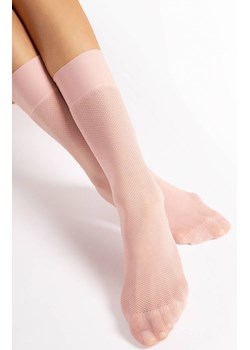 Strukturalne skarpetki damskie 3D z połyskiem różowe FOXTROT 20 den, Kolor różowy, Rozmiar uniwersalny, Fiore ze sklepu Intymna w kategorii Skarpetki damskie - zdjęcie 188153567