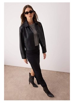 trendyol Kurtka w kolorze czarnym ze skóry syntetycznej ze sklepu Limango Polska w kategorii Kurtki damskie - zdjęcie 188165815