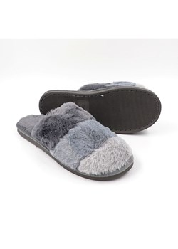 Confly Kapcie w kolorze szarym ze sklepu Limango Polska w kategorii Kapcie damskie - zdjęcie 188166839
