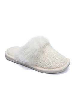 Confly Kapcie w kolorze białym ze sklepu Limango Polska w kategorii Kapcie damskie - zdjęcie 188166869