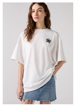 Levi's Koszulka w kolorze białym ze wzorem ze sklepu Limango Polska w kategorii Bluzki damskie - zdjęcie 188172716