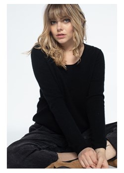 Perfect Cashmere Kaszmirowy sweter "Lindsay" w kolorze czarnym ze sklepu Limango Polska w kategorii Swetry damskie - zdjęcie 188210365