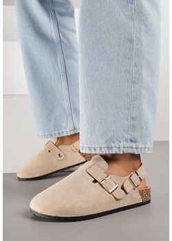 Beżowe Sandały w Stylu Chodaków Ozdobione Klamrami Qyrraya ze sklepu born2be.pl w kategorii Sandały damskie - zdjęcie 188219005